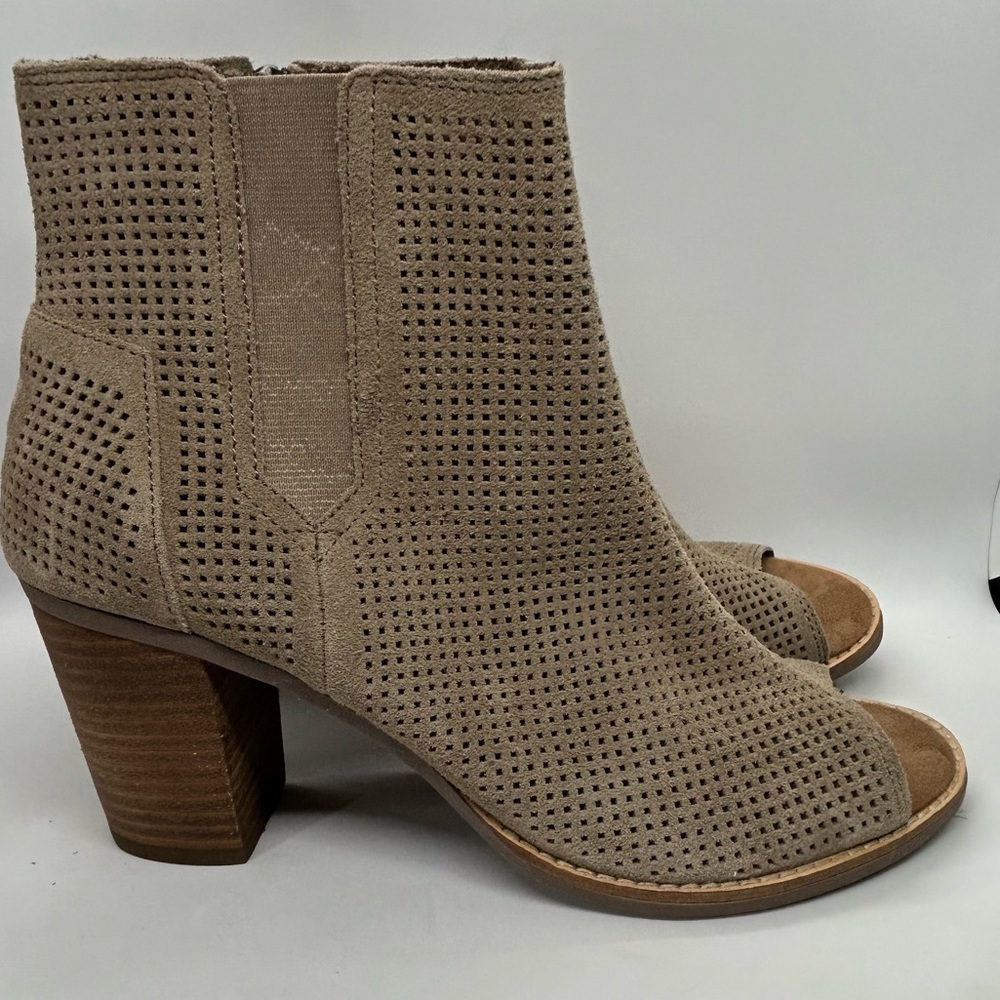 Toms Majorca Taupe Suede Perforated Ankle Open Toe Heeled Bootie Size 9